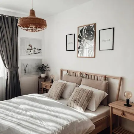 Romeoapart Apartment *